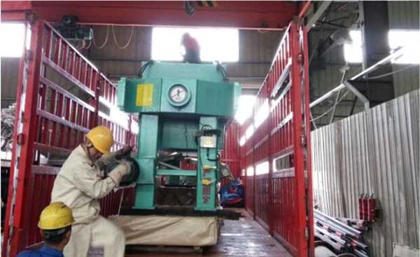 壓濾機(jī)供應(yīng)發(fā)貨現(xiàn)場(chǎng)